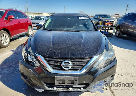 2017 Nissan Altima 2.5 z USA, uszkodzony, nr VIN 1N4AL3AP7HN336824